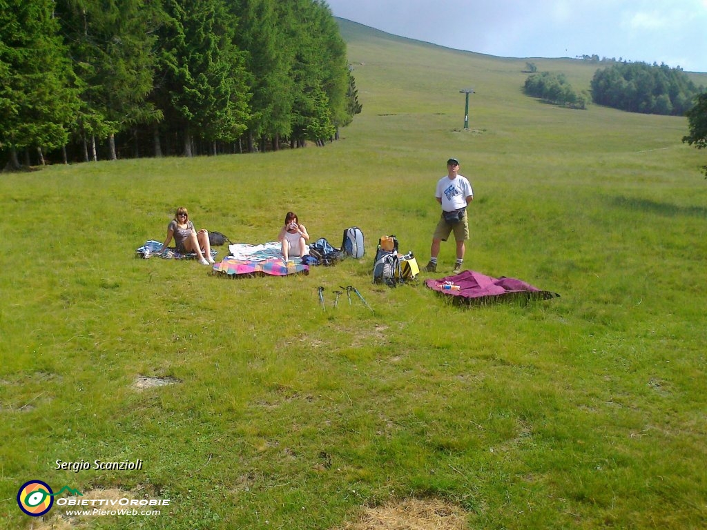 06-le mamme aspetteranno al sole qui.jpg